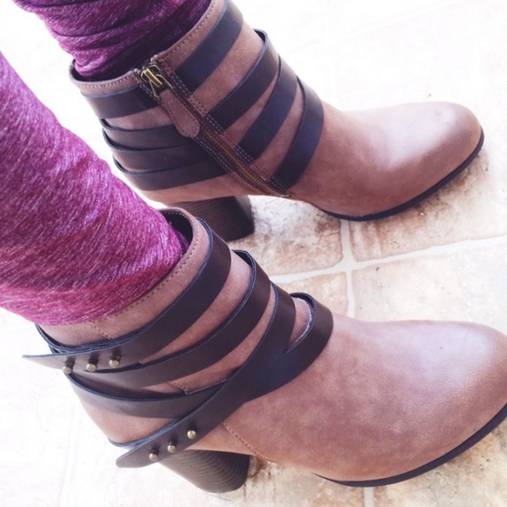 Madden Girl • Boots | 8.5 - Picture 2 of 7